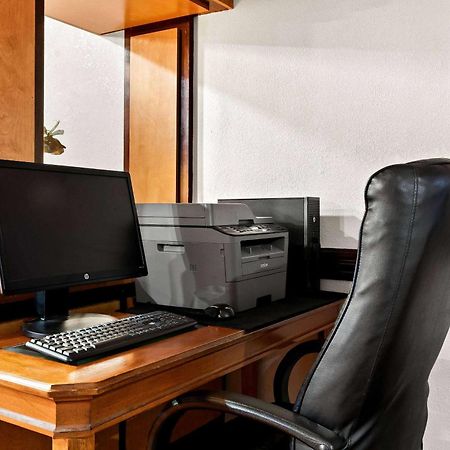 Days Inn & Suites By Wyndham Warren Ngoại thất bức ảnh