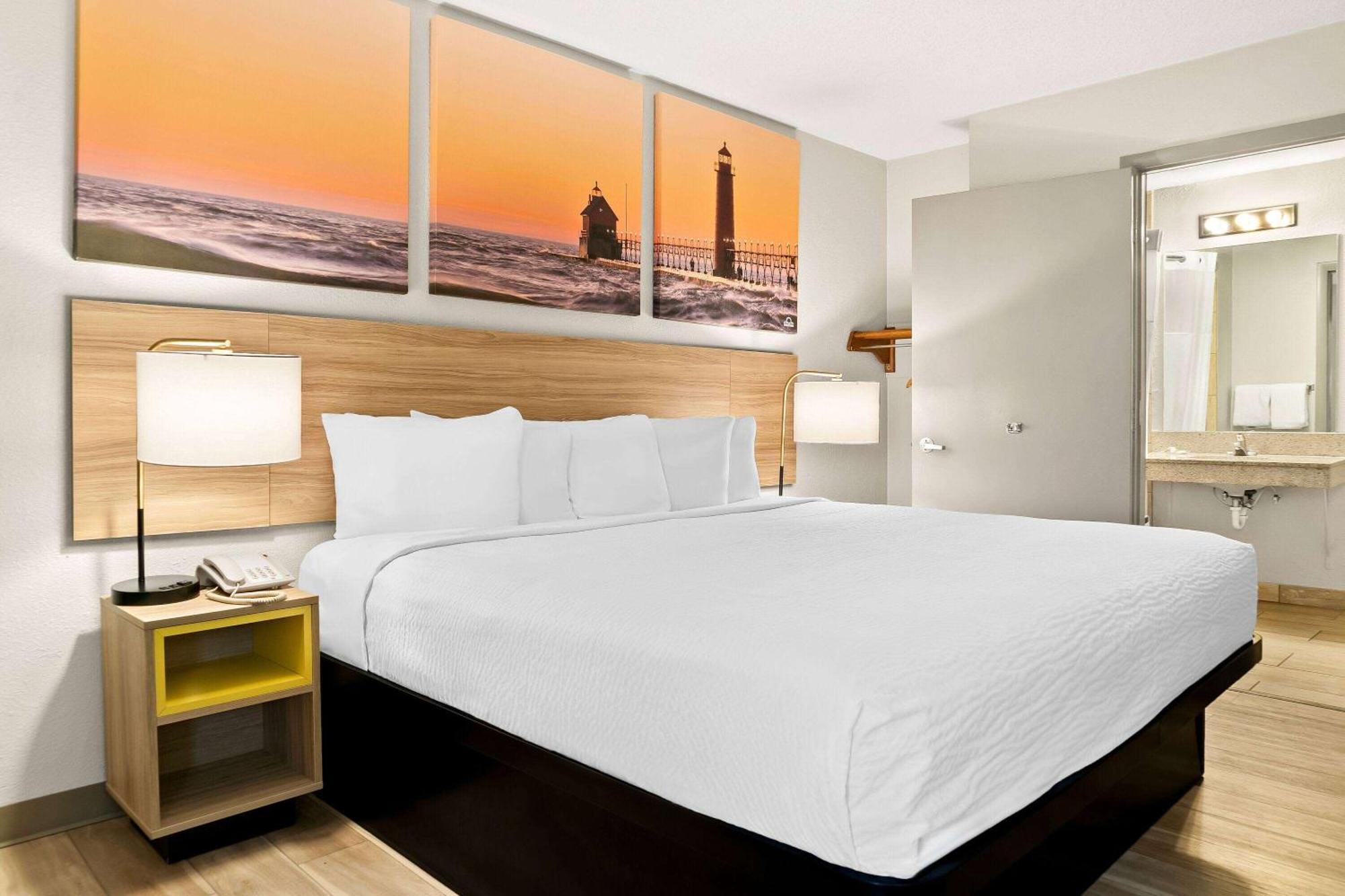 Days Inn & Suites By Wyndham Warren Ngoại thất bức ảnh