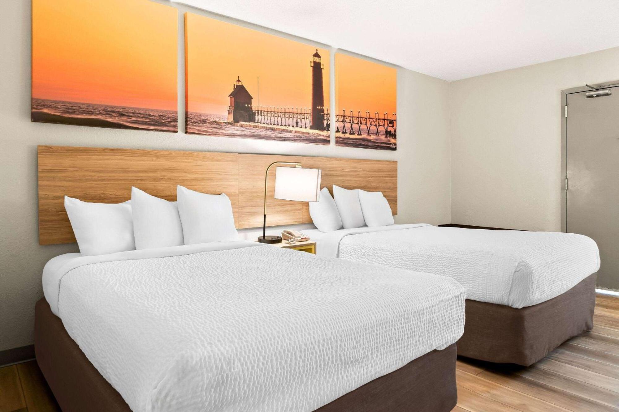 Days Inn & Suites By Wyndham Warren Ngoại thất bức ảnh